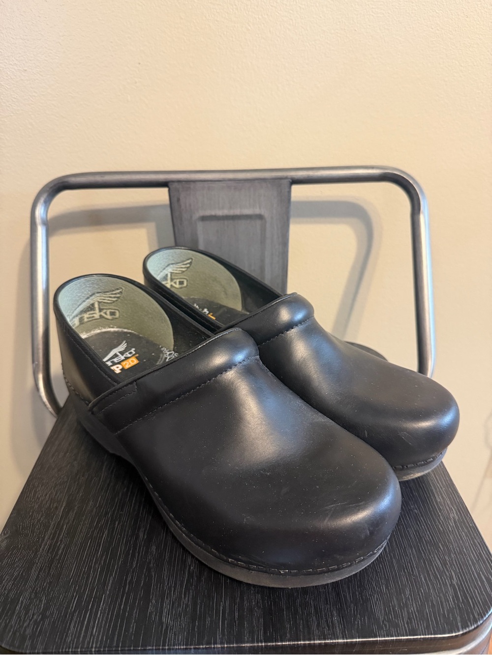 Dansko XP 2.0 Black Professional Clogs Slip Resistant Nurse Chef Shoes EU 42